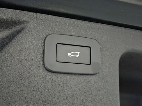Certified 2023 Land Rover Discovery Sport S R-Dynamic AWD/4WD image 29