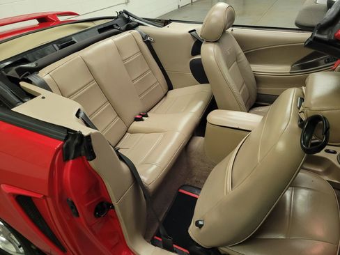 Used 2004 Ford Mustang Deluxe Convertible 2D image 40