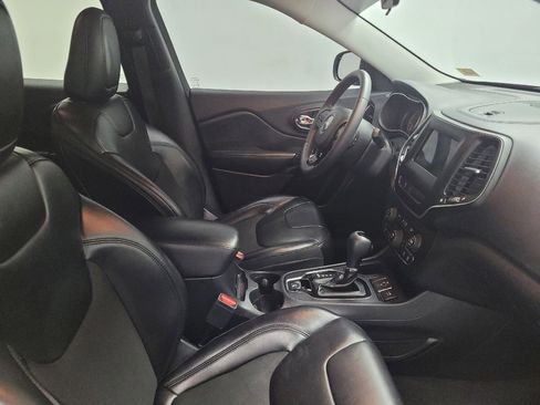 Used 2020 Jeep Cherokee Latitude Plus image 21