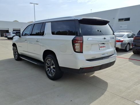 Used 2022 Chevrolet Suburban LT RWD image 8