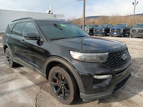 Used 2022 Ford Explorer ST w/ ST Street Pack image 2
