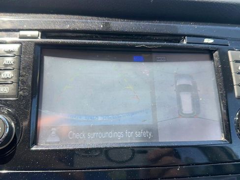 Used 2016 Nissan Rogue SV w/ SV Premium Package image 36