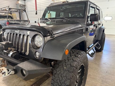 Used 2017 Jeep Wrangler Unlimited Sport w/ Quick Order Package 24S AWD/4WD image 39
