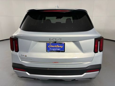 New 2026 Kia Sorento LX image 7