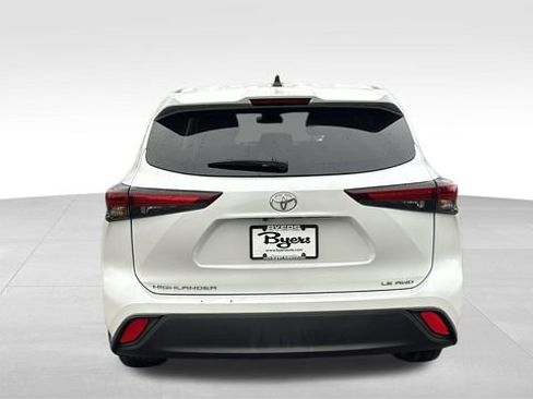 Used 2025 Toyota Highlander LE AWD/4WD image 33