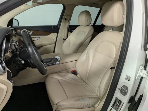 Used 2021 Mercedes-Benz GLC 300 4MATIC image 16