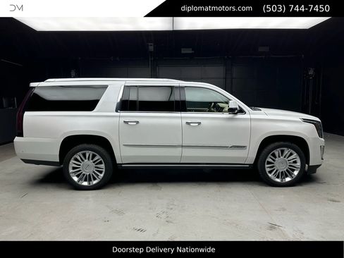Used 2019 Cadillac Escalade ESV Platinum image 7