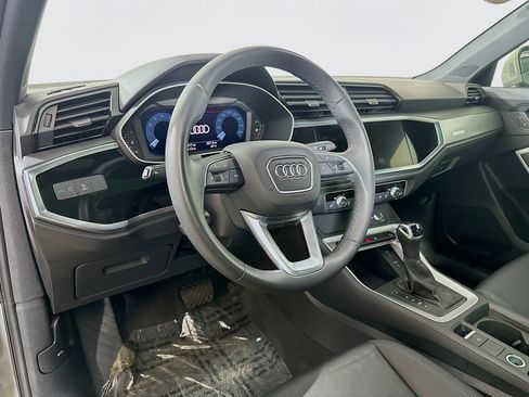 Certified 2025 Audi Q3 2.0T Premium image 9