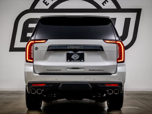 Used 2023 GMC Yukon Denali Ultimate AWD/4WD image 11