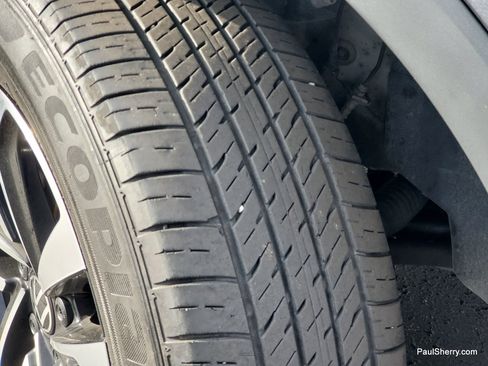 Used 2024 Volkswagen Tiguan S image 7