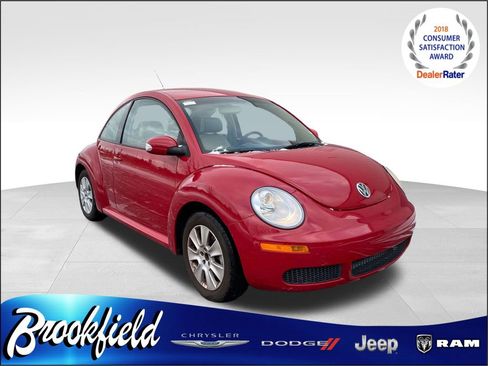Used 2010 Volkswagen Beetle Coupe image 1