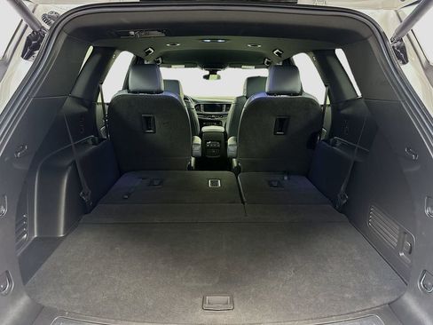 Used 2023 Buick Enclave Essence image 24