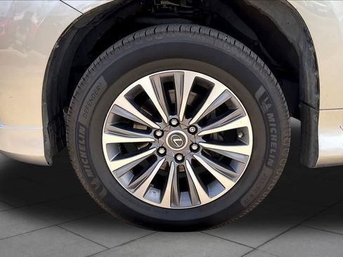 Used 2021 Lexus GX 460 Luxury w/ Accessory Package AWD/4WD image 11