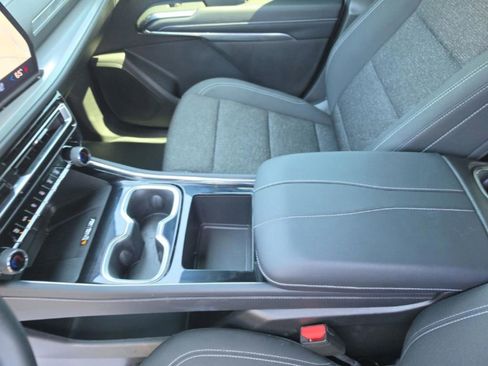 Used 2026 Chevrolet Traverse LT w/ Driver Confidence Package FWD image 19