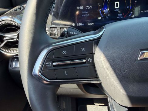 Certified 2025 Chevrolet Traverse LT w/ Driver Confidence Package FWD image 28