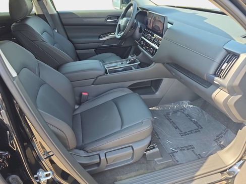 New 2026 Nissan Pathfinder SL FWD image 10