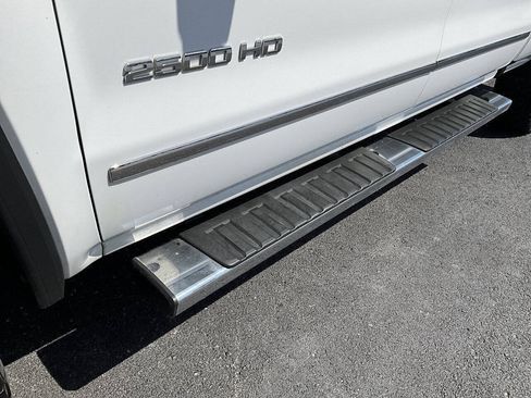 Used 2018 GMC Sierra 2500 SLT w/ Duramax Plus Package AWD/4WD image 32