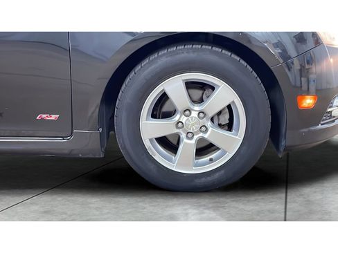 Used 2014 Chevrolet Cruze LT w/ RS Package FWD image 3