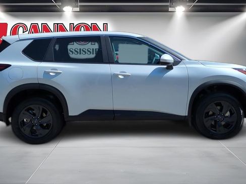 New 2026 Nissan Rogue SV w/ Cold Weather Package FWD image 4