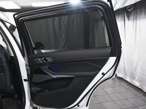 Used 2026 BMW X7 xDrive40i image 13