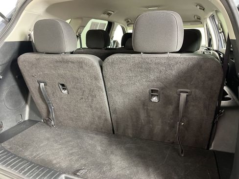 Used 2022 Kia Sorento LX image 9