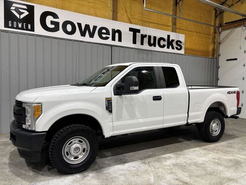 Used 2017 Ford F250 XL w/ Power Equipment Group image 4