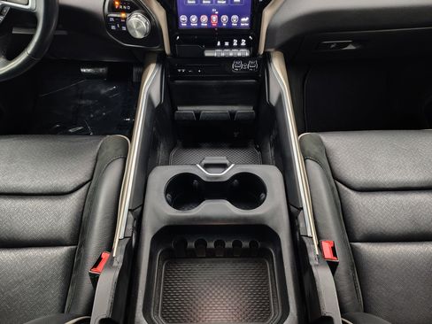 Used 2019 RAM 1500 Laramie image 36