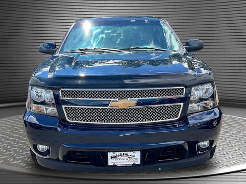 Used 2008 Chevrolet Suburban LT w/ LT Preferred Equipment Group AWD/4WD image 2
