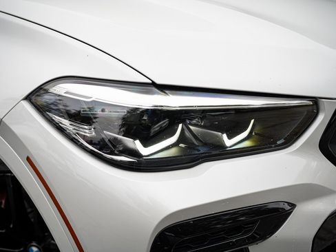 Used 2023 BMW X6 M50i w/ Parking Assistance Package image 7