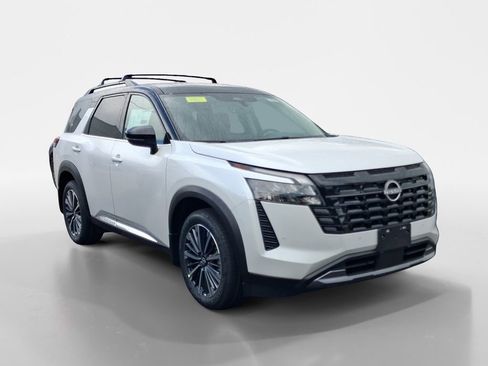 New 2026 Nissan Pathfinder Platinum AWD/4WD image 1