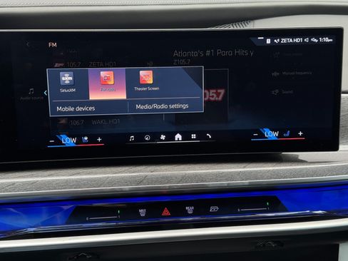 Used 2023 BMW i7 xDrive60 AWD/4WD image 28