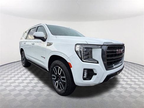 Used 2023 GMC Yukon AT4 image 3