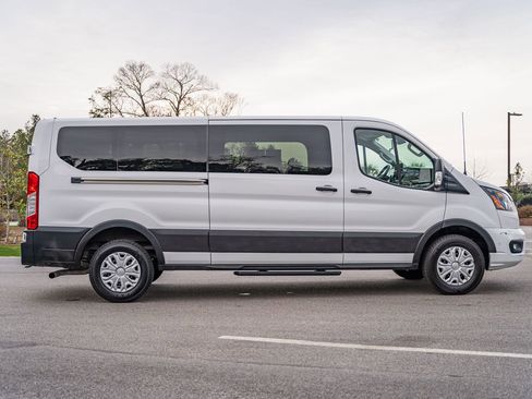 Used 2023 Ford Transit 350 XLT image 9