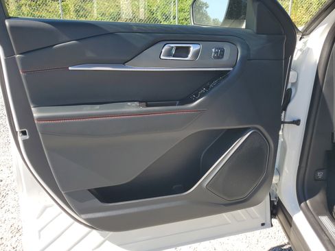 New 2026 Ford Explorer ST-Line w/ ST-Line Street Pack image 17