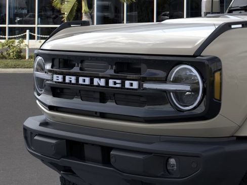 New 2026 Ford Bronco Outer Banks AWD/4WD image 19