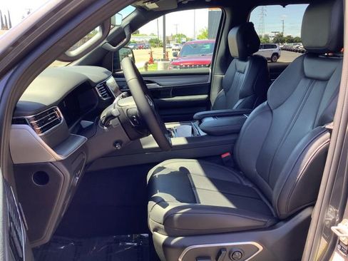 New 2026 Jeep Grand Wagoneer Limited AWD/4WD image 8