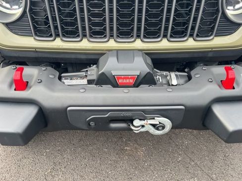 Used 2025 Jeep Wrangler Unlimited Rubicon w/ XTREMEE 35" Tire Package image 37