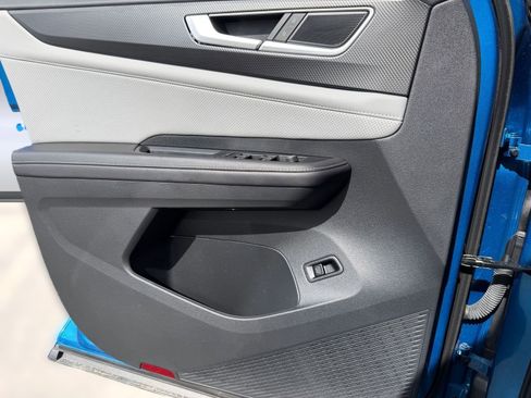 Certified 2024 Volkswagen Atlas Cross Sport SEL R-Line image 19