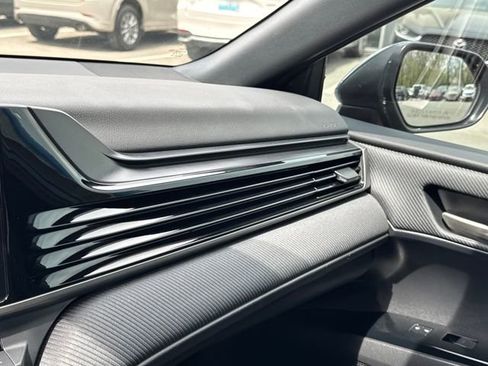 Used 2025 Toyota Camry SE FWD image 28