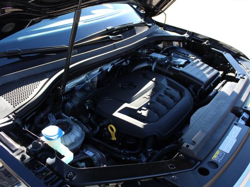 Used 2021 Volkswagen Tiguan SEL Premium R-Line image 6