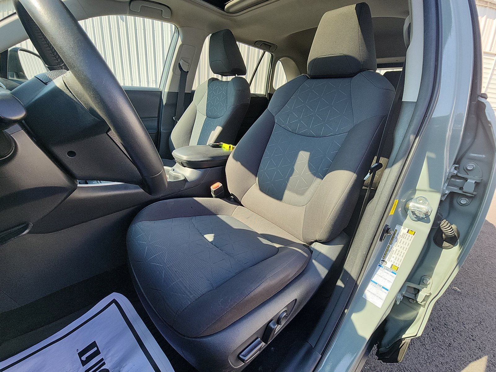 Used 2020 Toyota RAV4 XLE w/ Convenience Package AWD/4WD image 22