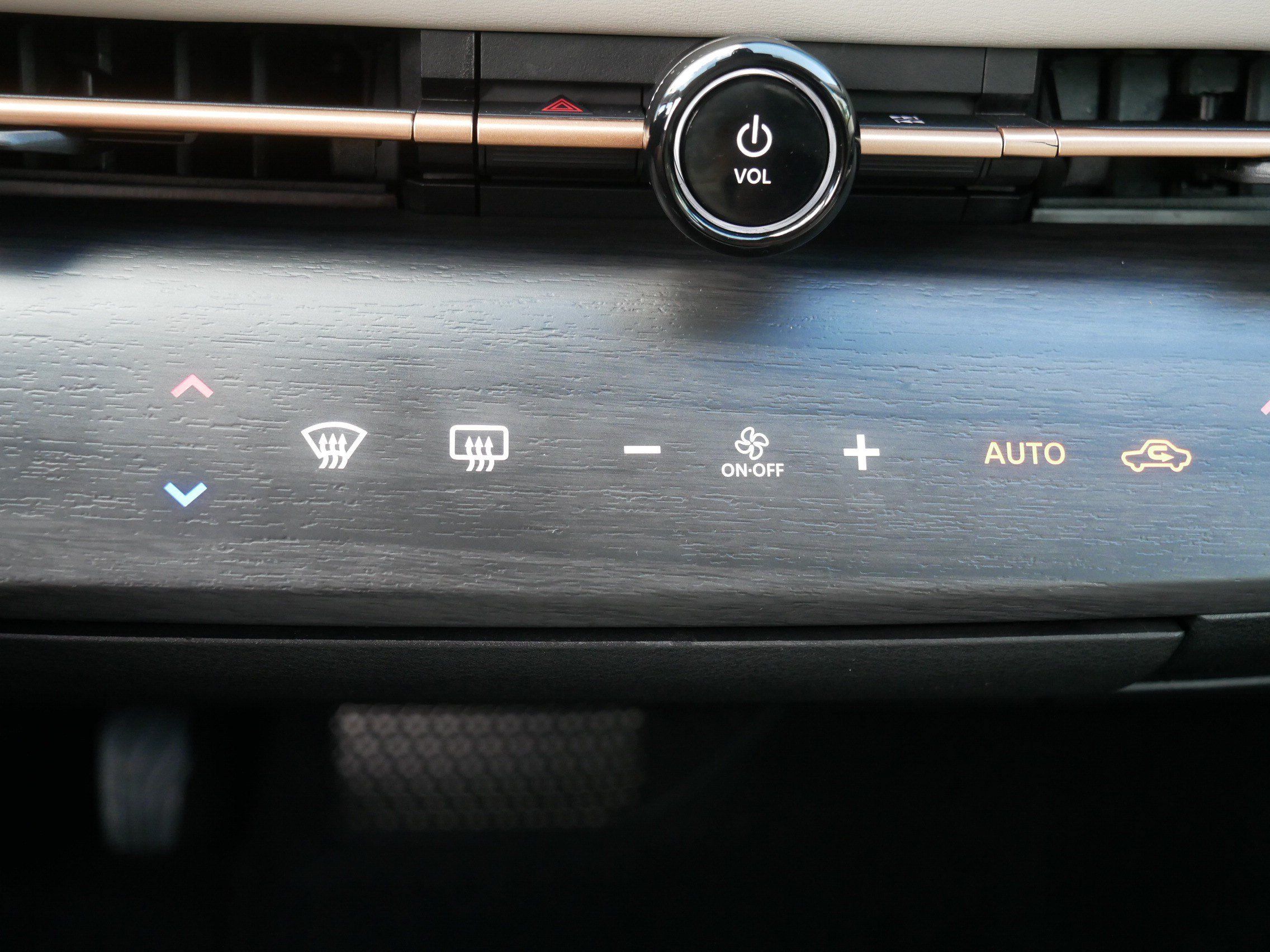 Certified 2024 Nissan Ariya AWD image 21