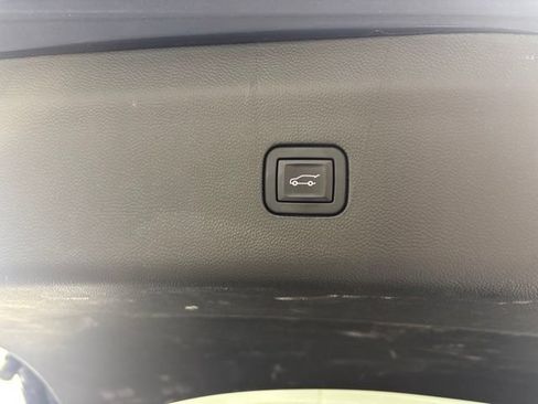 Used 2023 Buick Enclave Essence w/ Experience Buick Package AWD/4WD image 30