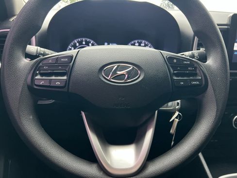 Certified 2022 Hyundai Venue SE image 23