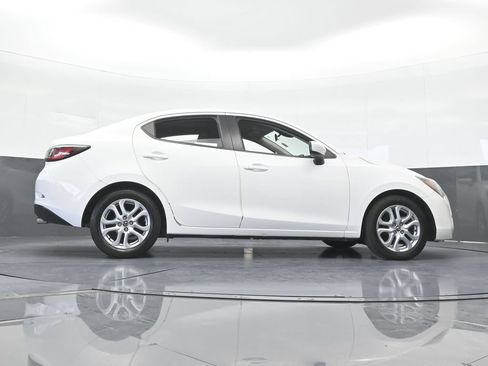Used 2017 Toyota Yaris iA FWD image 63