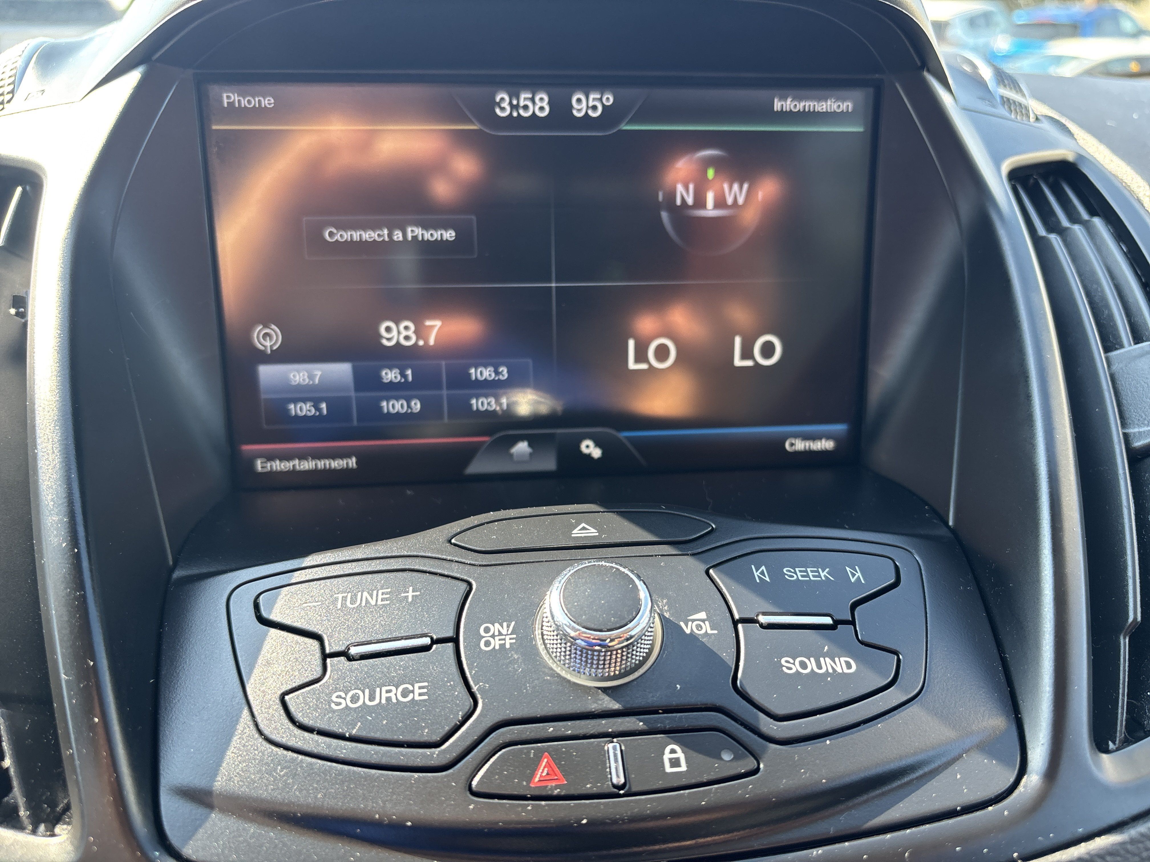 Used 2015 Ford Escape SE w/ Equipment Group 201A AWD/4WD image 13