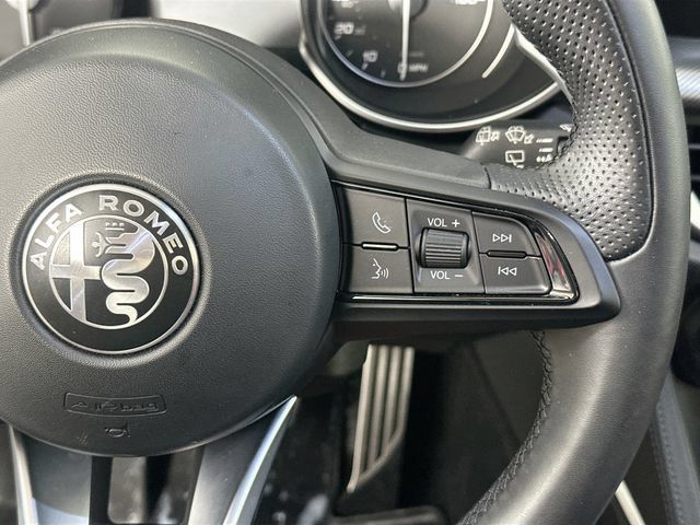 Used 2023 Alfa Romeo Stelvio Veloce AWD/4WD image 24