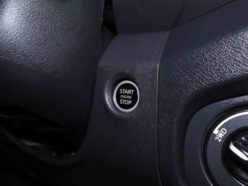 Used 2024 Nissan Frontier SV w/ SV Convenience Package image 23