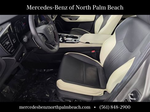 Used 2024 Lexus NX 250 FWD image 9