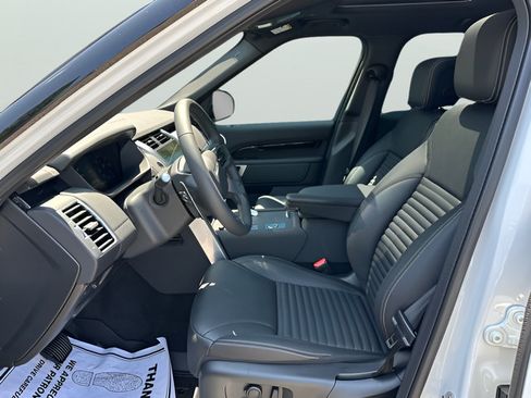 Certified 2025 Land Rover Discovery S AWD/4WD image 17